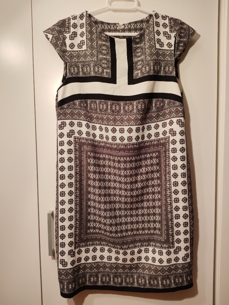 Patterned short sleeve dress