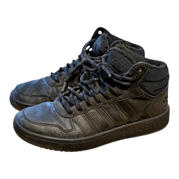 Adidas talvitennarit