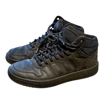 Adidas talvitennarit