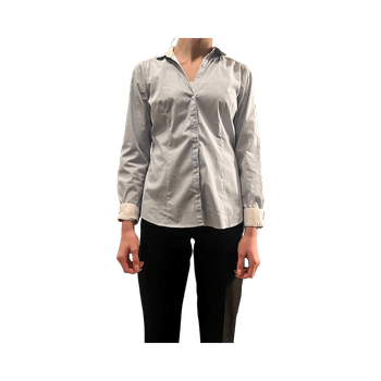 Vaaleansininen kauluspaita