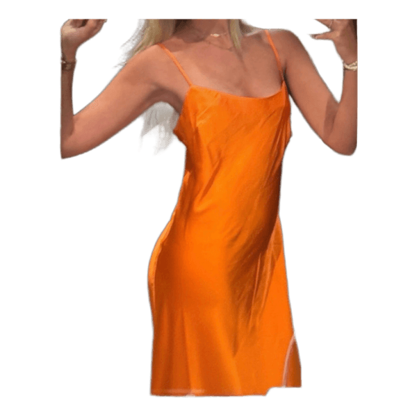 Orange satin kjole