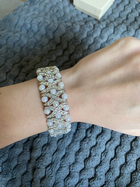 Armband med pärlor och strass