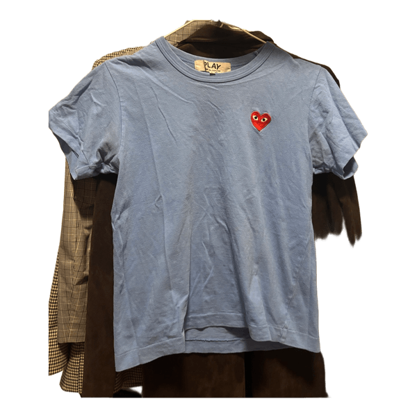Blå t-shirt med hjerte (lille i str)