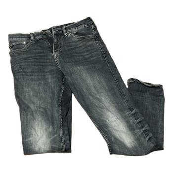 Kahdet miesten farkut