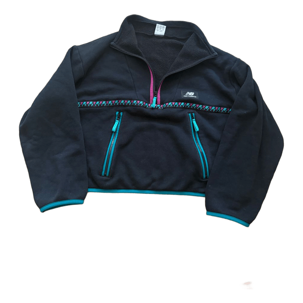 New balance cropattu collegepaita