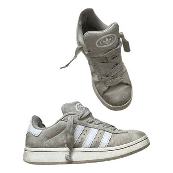 beiget Adidas tennarit