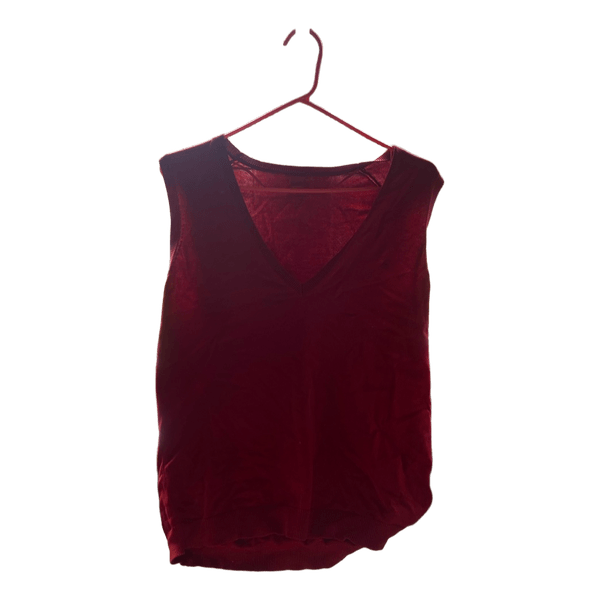 Red knitted vest