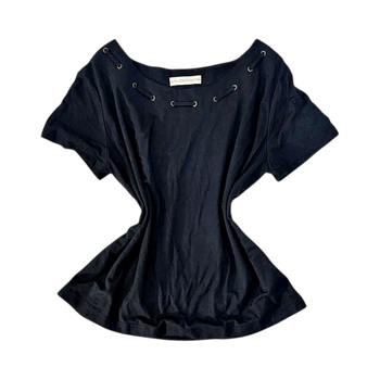  t-shirt with grommets