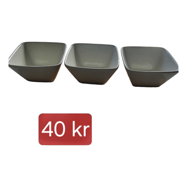 Snackskålar med träbricka