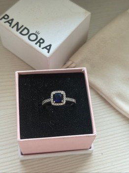 Pandora blue stone ring