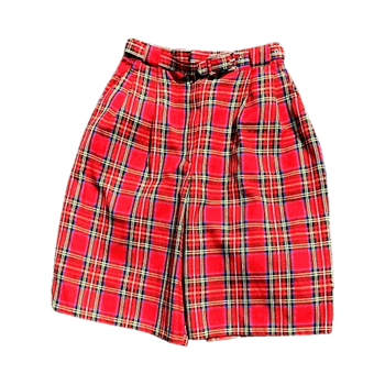Punaruudulliset shortsit