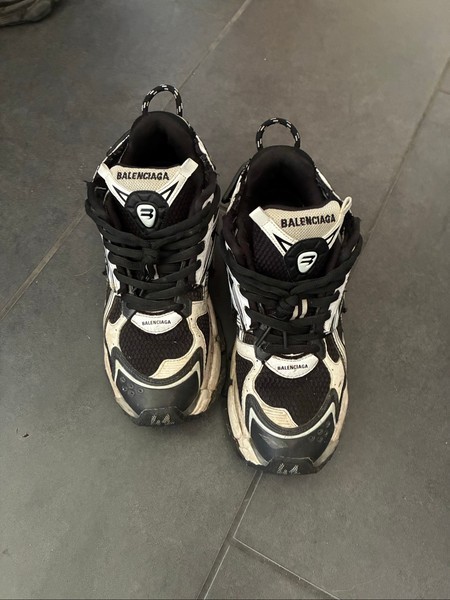 Balenciaga runner