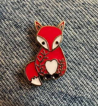 Fox enamel pin