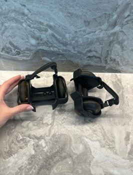 Black heel roller skates