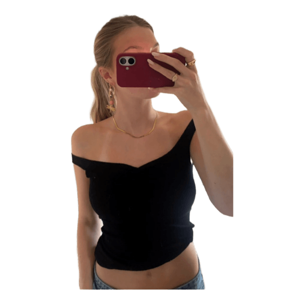 Sort off-shoulder top