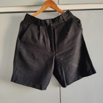 Pellavashortsit H&M