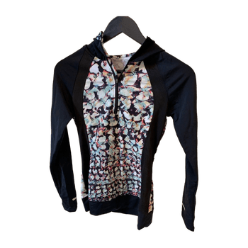 Neo noir sportswear