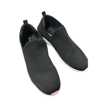 Musta slip-on-tennarit