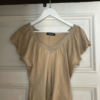 ”Old School” Only Y2K Beige T-Shirt / Size M 