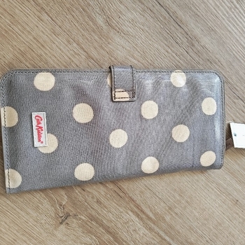 Polka dot wallet organizer