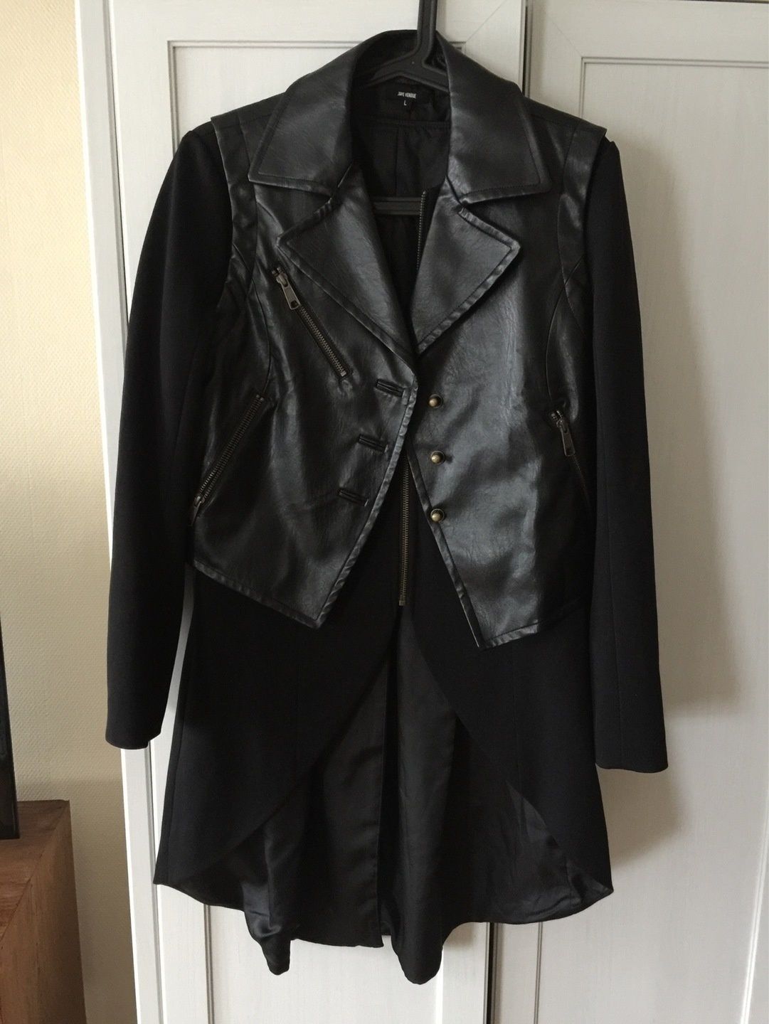 Jupe vendue coat