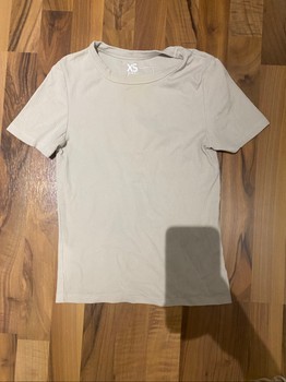 Beige t-paita