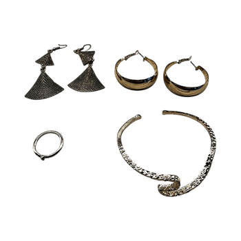 Kullanvärinen korupaketti / Kullanvärinen korusetti