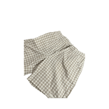 beige ruudulliset shortsit