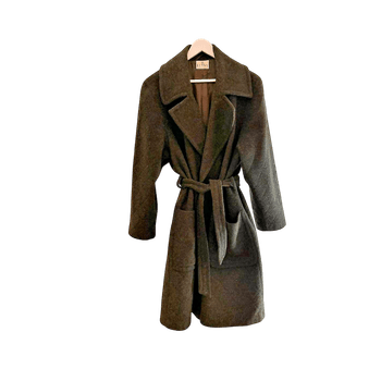 Paksu musta villakangastakki