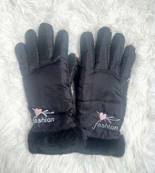 Black winter gloves
