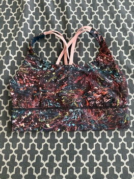 Lululemonin monivärinen urheiluliivi
