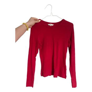 Red ribbed long-sleeved top