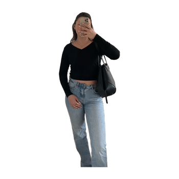 Subdued V-Neck pusero
