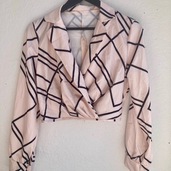 Juhlava beige mustavalkoinen lyhyt pusero