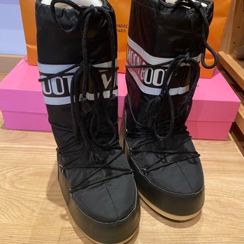 Moon boot shoes