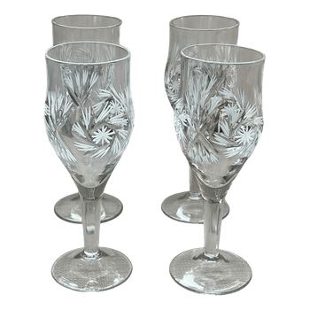 Kaiverretut kristalli lasit