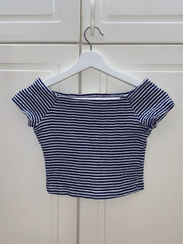 H&M cropattu off shoulder -toppi