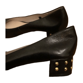 O • i •s heels