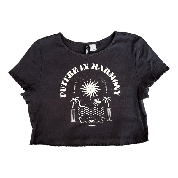 Black cropped graphic t-shirt