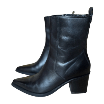 Next boots