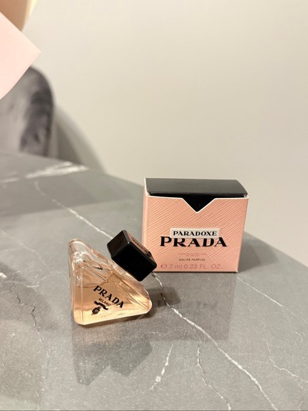 Prada Paradoxe perfume