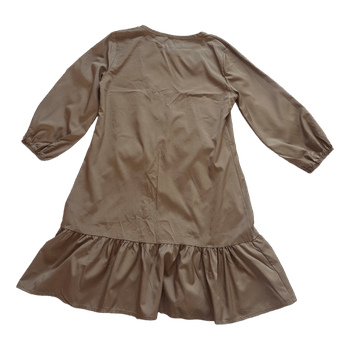 Beige kleit volangiga
