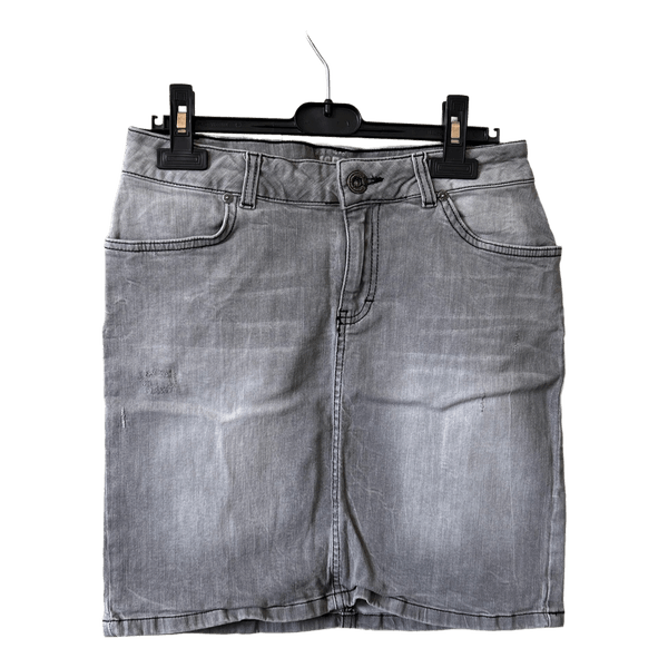 Grey denim skirt