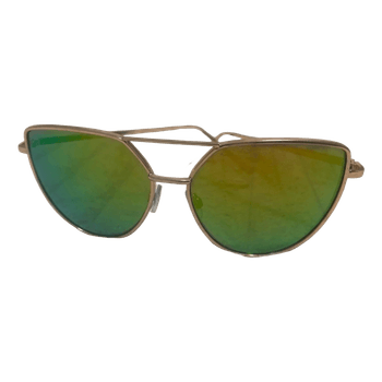 Kultaiset aurinkolasit peililinsseillä