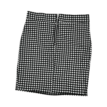 Mustavalkoinen minihame