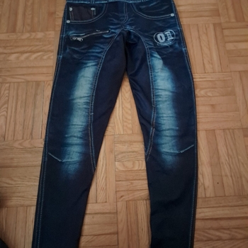 Siniset farkkuleggingsit