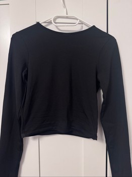 Schwarzes Langarmshirt Stradivarius