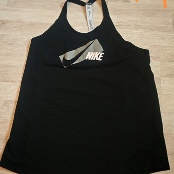 Nike urheilutoppi koko M 