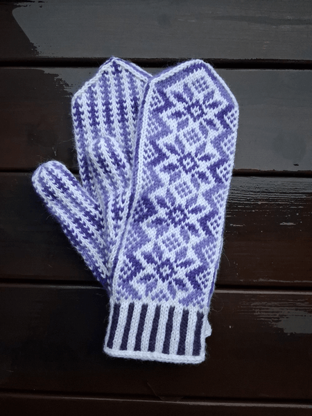 DIY kirjoneulelapaset