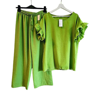 Italian made perfect linen summer outfit 